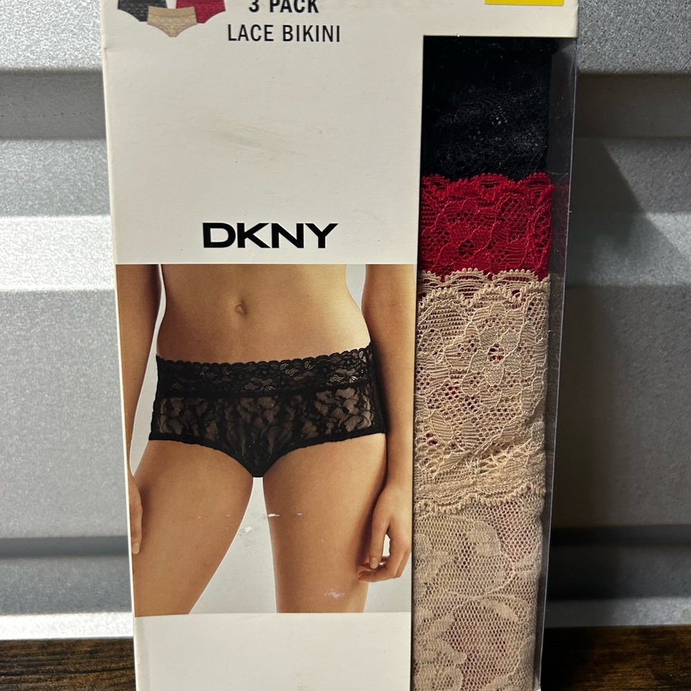 BRAND NEW DKNY Women's Lace Collection Bikini 3-Pack Size SMALL black Red Beige
